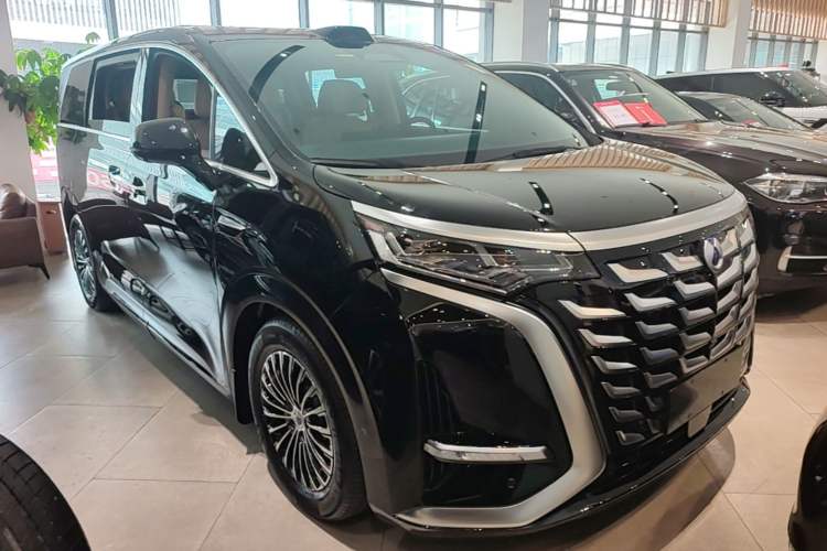Used Denza D9 2025 DM-i Smart Drive 1020 Four-Wheel Drive Premium Model Exterior 1