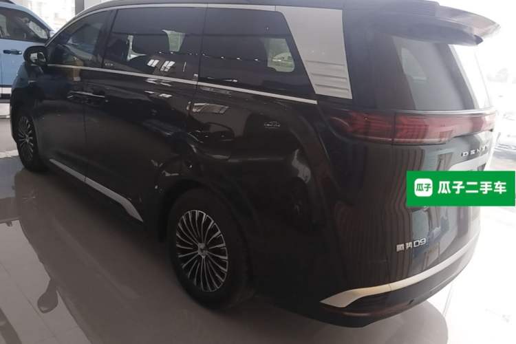 Used Denza D9 2025 DM-i Intelligent Drive 1020 Four-Wheel Drive Prestige Model Exterior 2