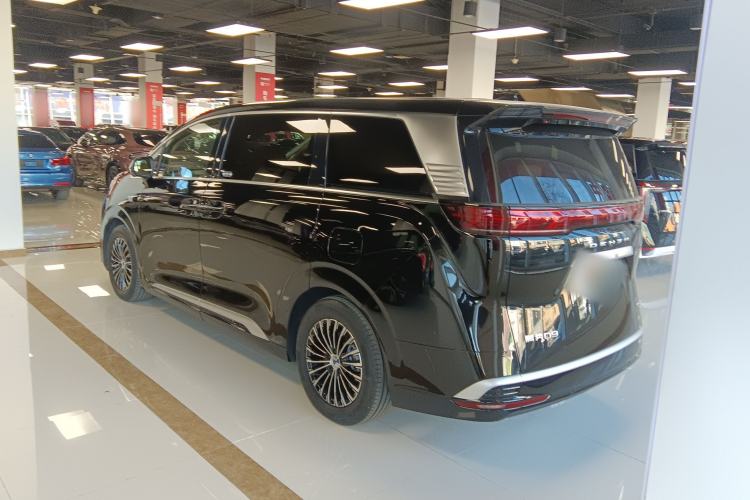 Used Denza D9 2025 DM-i Smart Drive 1020 Four-Wheel Drive Deluxe Model Exterior 2