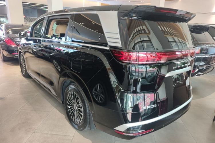 Used Denza D9 2025 DM-i Smart Drive 1020 Four-Wheel Drive Premium Model Exterior 2