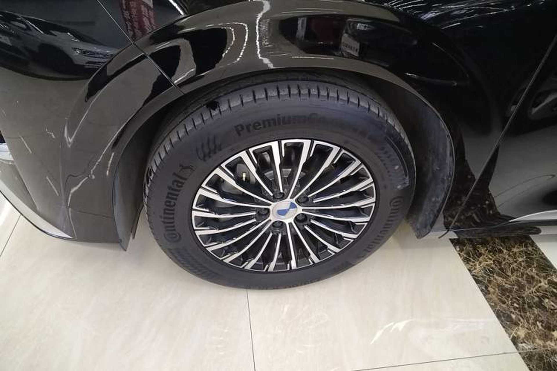 Used Denza D9 2025 DM-i Intelligent Drive 1020 Four-Wheel Drive Flagship Model Exterior 4