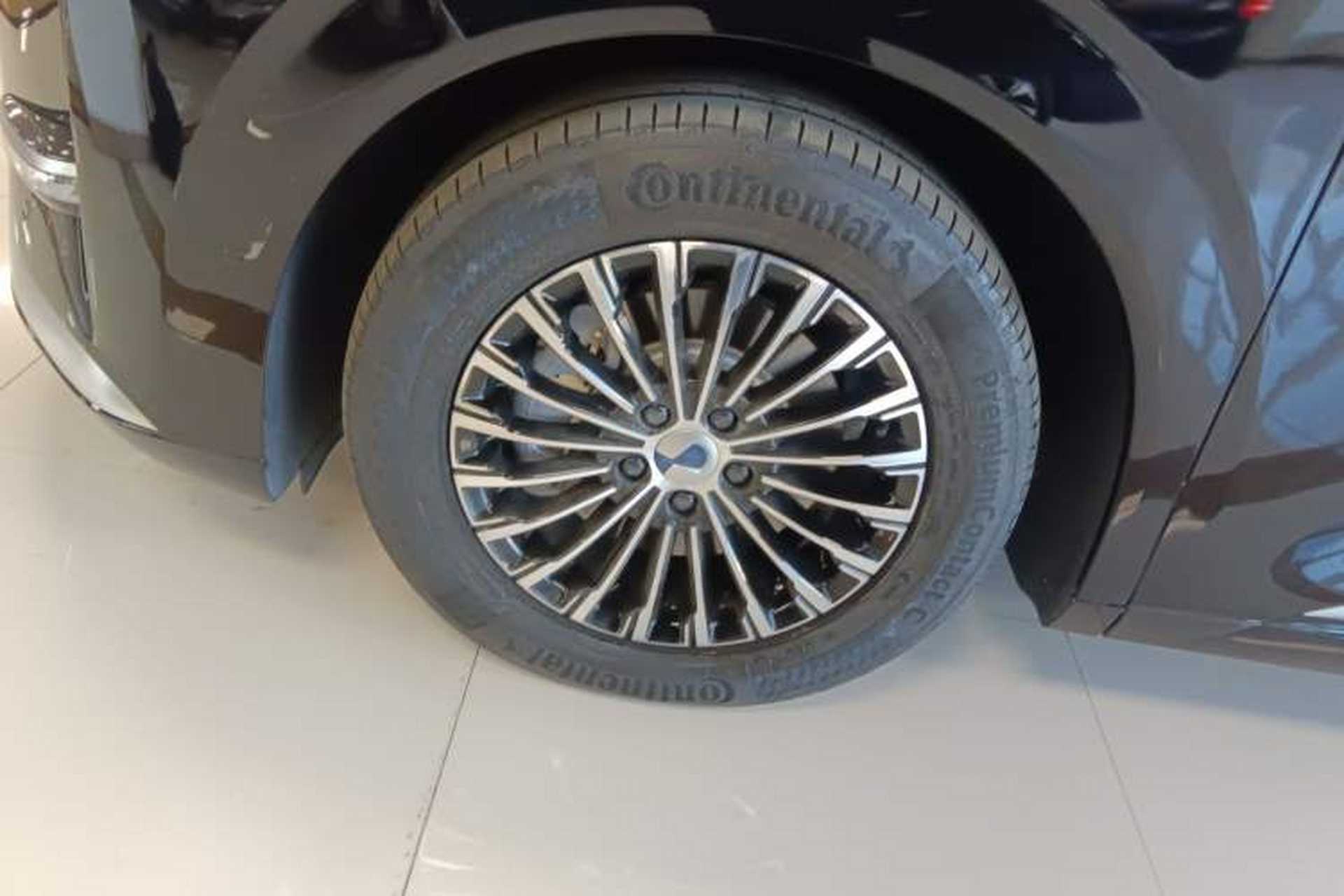 Used Denza D9 2025 DM-i Smart Drive 1020 Four-Wheel Drive Deluxe Model Exterior 4