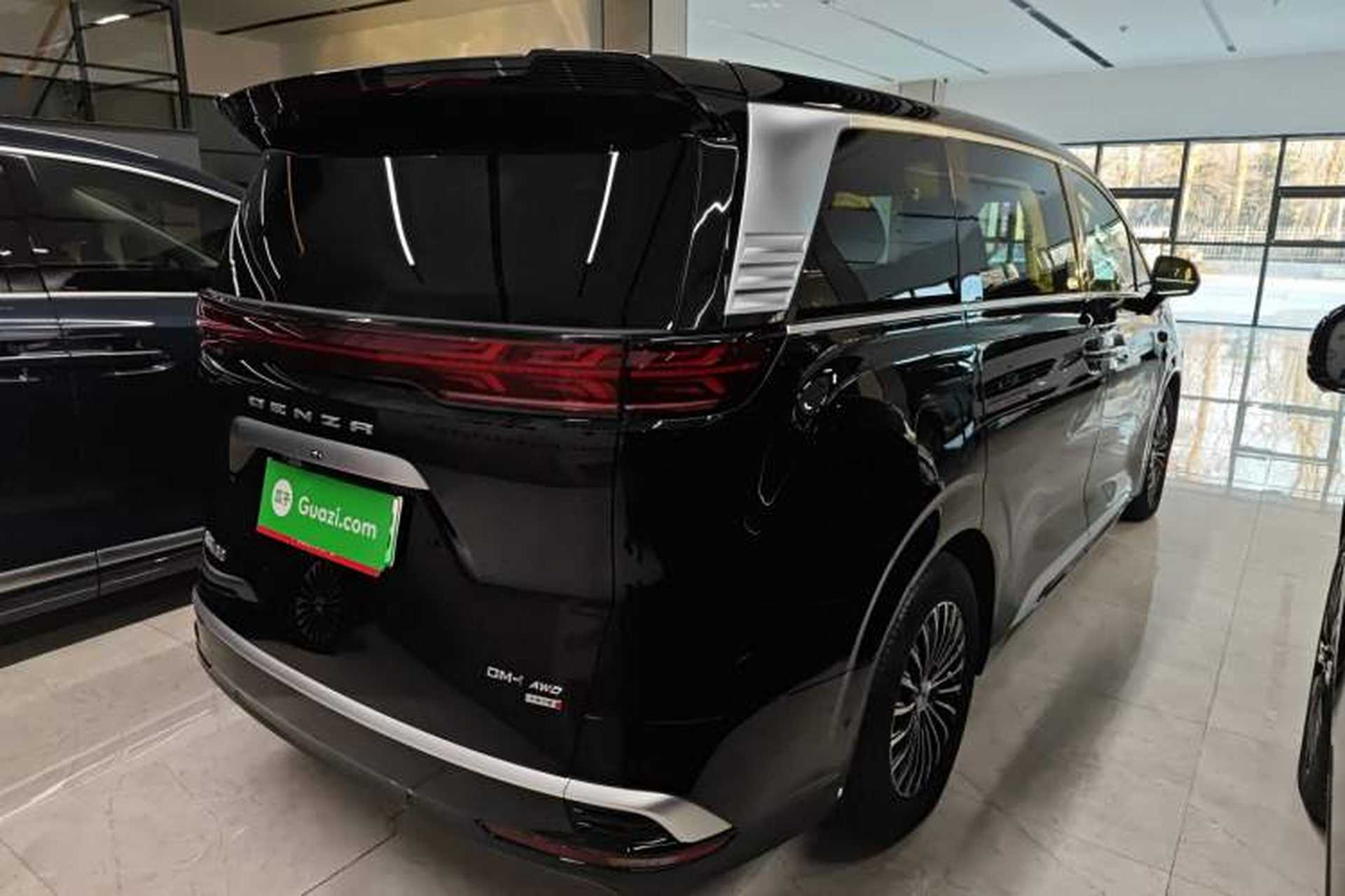 Used Denza D9 2025 DM-i Intelligent Drive 1020 Four-Wheel Drive Flagship Model Exterior 5