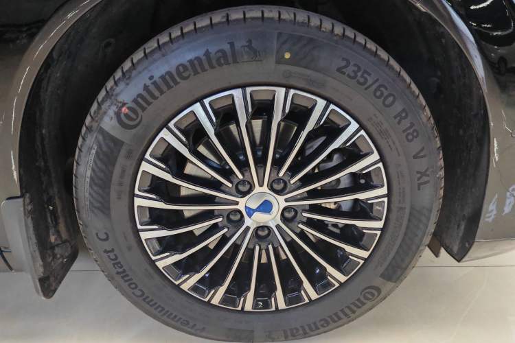 Used Denza D9 2025 Model DM-i Four-Wheel Drive Prestige Edition Exterior 7