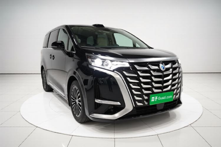 Used Denza D9 2025 DM-i Smart Drive 1020 Four-Wheel Drive Premium Model Front Right 45 Deg
