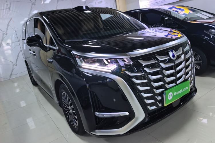 Used Denza D9 2025 DM-i Smart Drive 1020 Four-Wheel Drive Deluxe Model Front Right 45 Deg