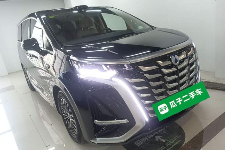 Used Denza D9 2025 DM-i Intelligent Drive 1020 Four-Wheel Drive Flagship Model Front Right 45 Deg