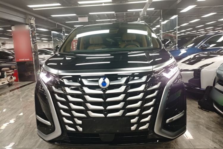 Used Denza D9 2025 DM-i Smart Drive 1100 Luxury Model Front
