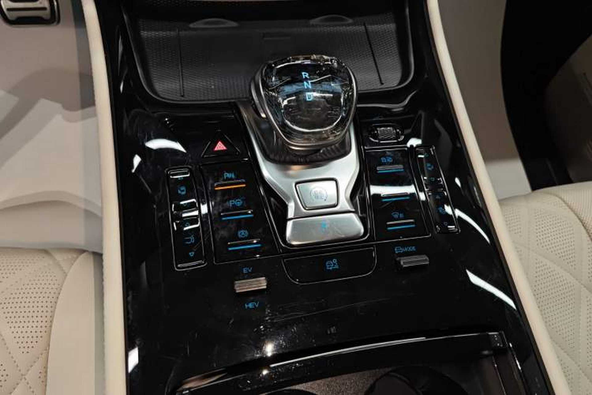 Used Denza D9 2025 DM-i Intelligent Drive 1020 Four-Wheel Drive Flagship Model Gear Lever