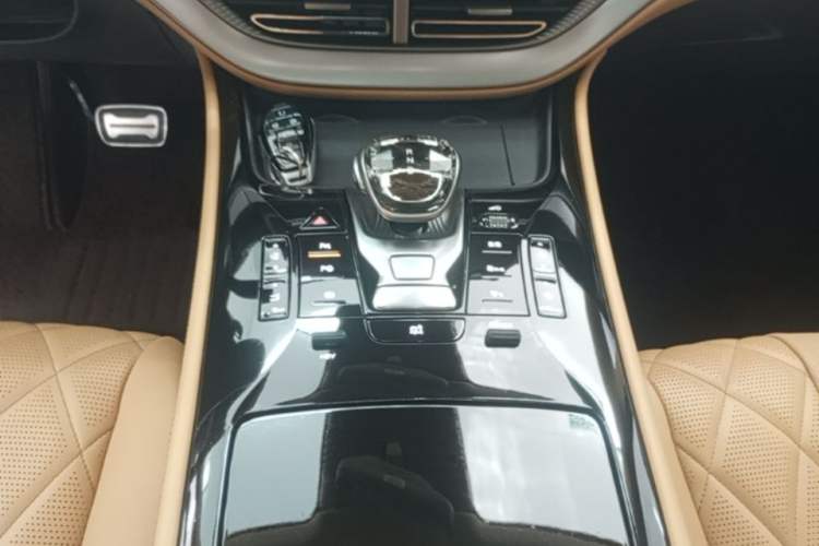 Used Denza D9 2025 DM-i Intelligent Drive 1020 Four-Wheel Drive Flagship Model Gear Lever
