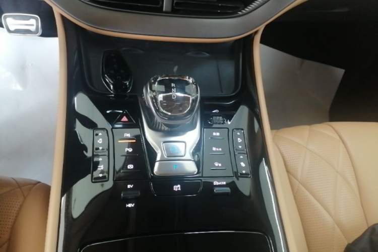 Used Denza D9 2025 DM-i Intelligent Drive 1020 Four-Wheel Drive Flagship Model Gear Lever