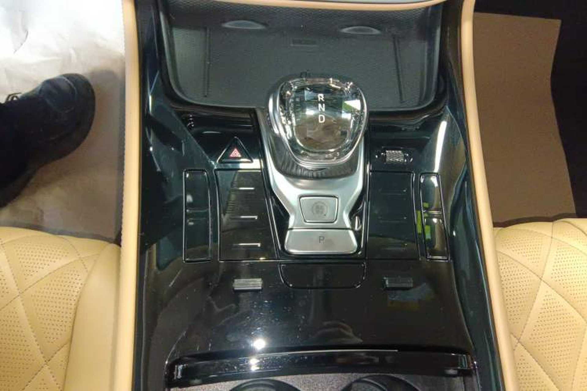 Used Denza D9 2025 DM-i Smart Drive 1020 Four-Wheel Drive Deluxe Model Gear Lever