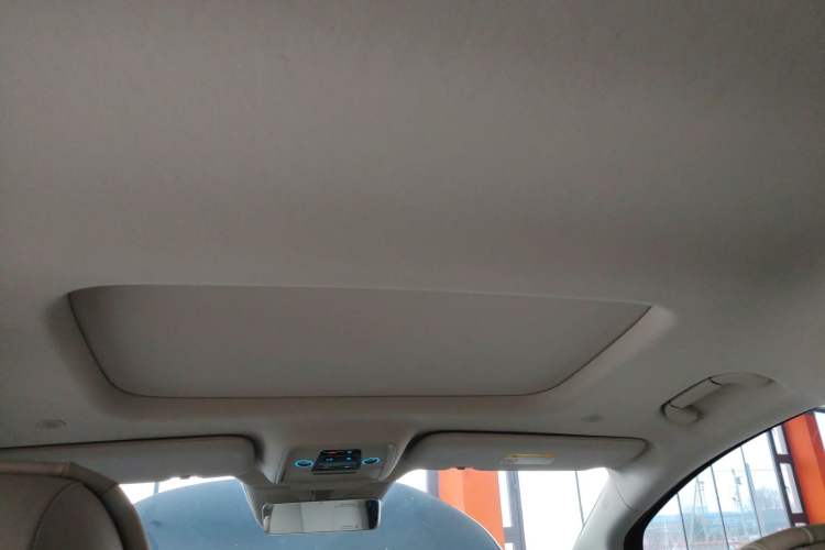 Used Denza D9 2025 DM-i Smart Drive 1020 Four-Wheel Drive Premium Model Headliner