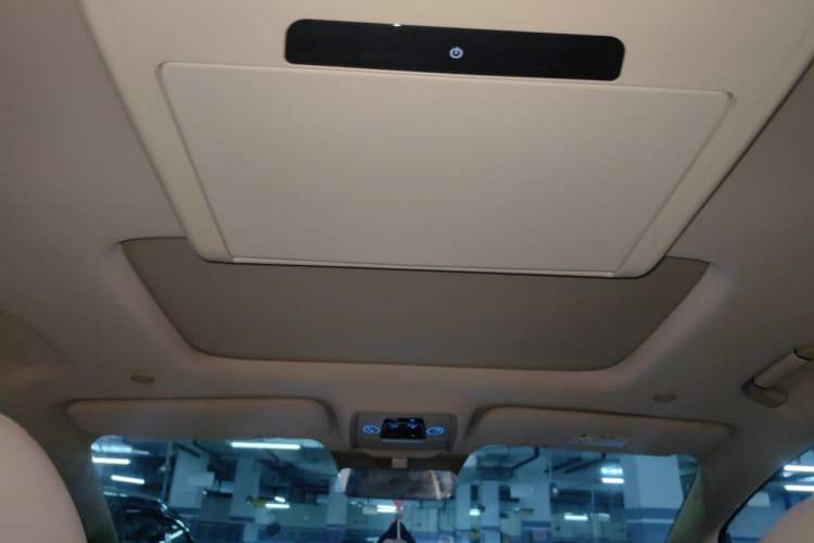 Used Denza D9 2025 Model DM-i Four-Wheel Drive Prestige Edition Headliner