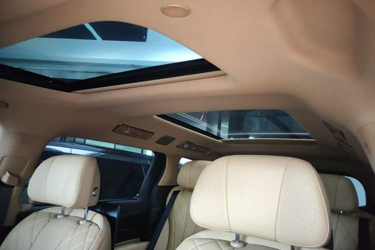 Used Denza D9 2025 DM-i Intelligent Drive 1020 Four-Wheel Drive Flagship Model Headliner
