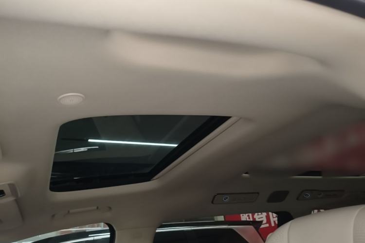 Used Denza D9 2025 DM-i Intelligent Drive 1020 Four-Wheel Drive Flagship Model Headliner