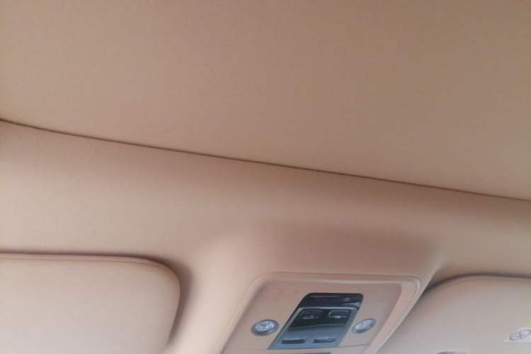 Used Denza D9 2025 DM-i Intelligent Drive 1020 Four-Wheel Drive Flagship Model Headliner