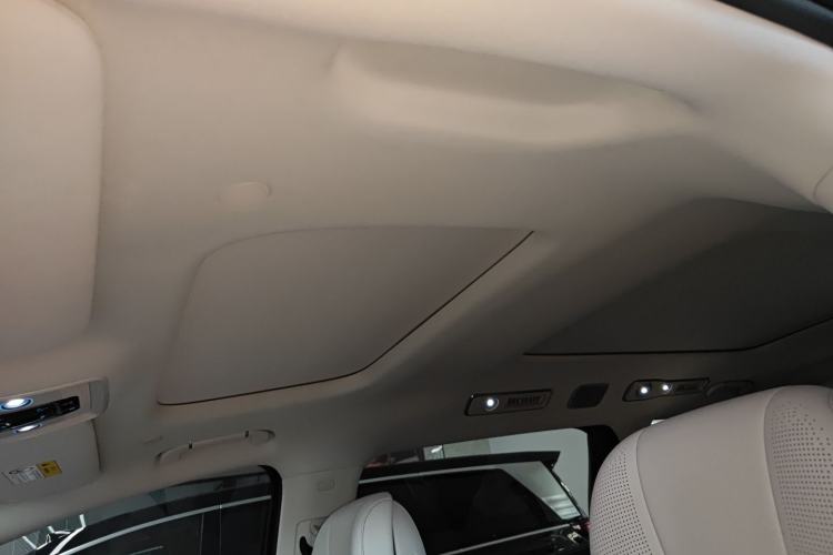 Used Denza D9 2025 DM-i Intelligent Drive 1020 Four-Wheel Drive Flagship Model Headliner