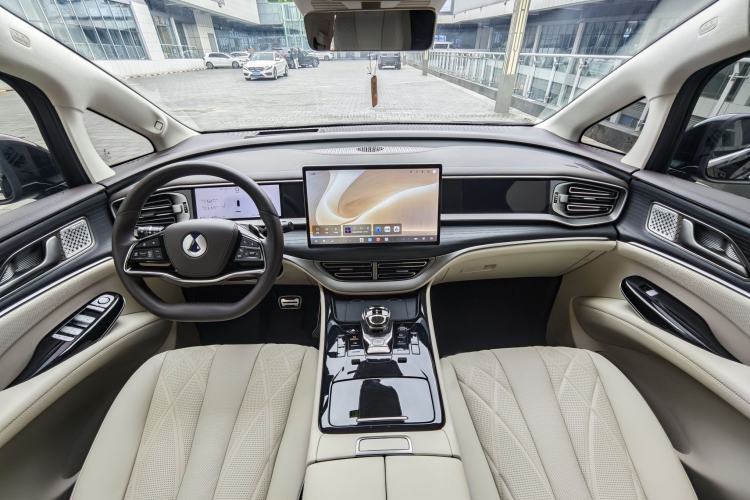 Used Denza D9 2025 DM-i Intelligent Drive 1020 Four-Wheel Drive Flagship Model Interior 1