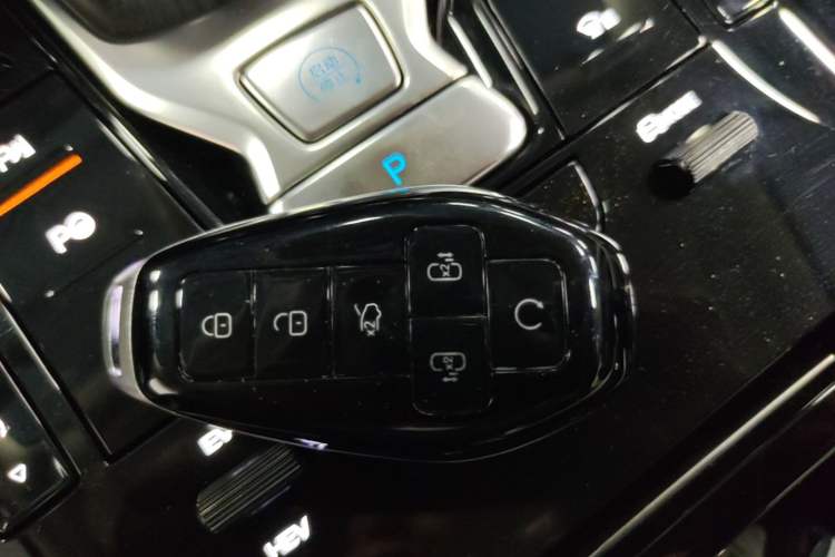Used Denza D9 2025 DM-i Intelligent Drive 1020 Four-Wheel Drive Prestige Model Interior 1