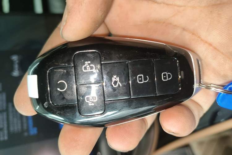 Used Denza D9 2025 DM-i Smart Drive 1020 Four-Wheel Drive Deluxe Model Interior 1