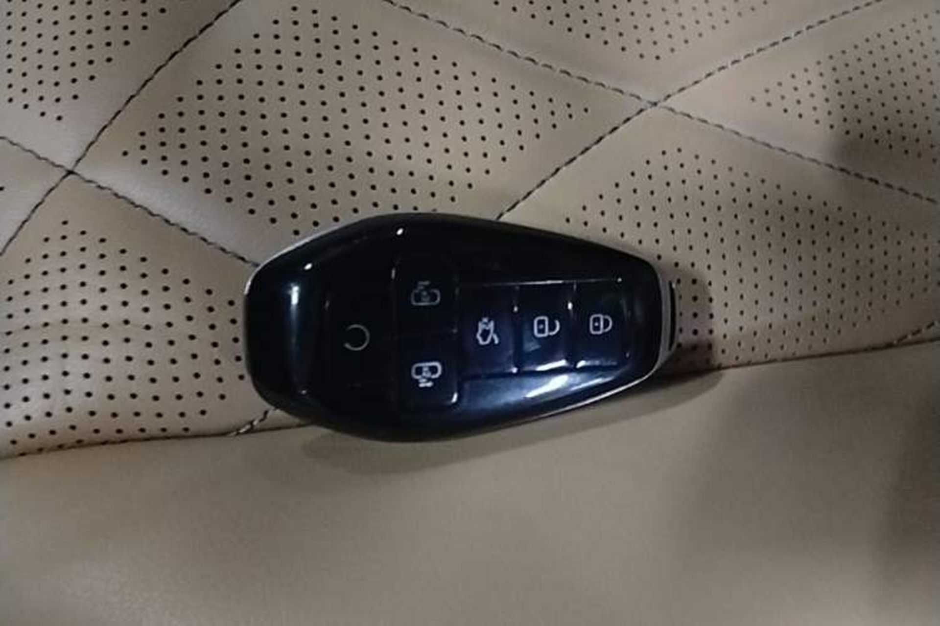 Used Denza D9 2025 DM-i Intelligent Drive 1020 Four-Wheel Drive Prestige Model Interior 1