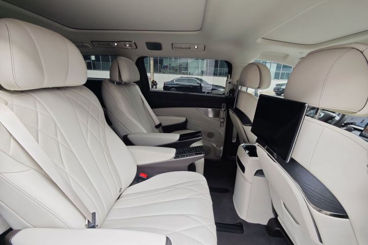 Used Denza D9 2025 DM-i Intelligent Drive 1020 Four-Wheel Drive Flagship Model Interior 11