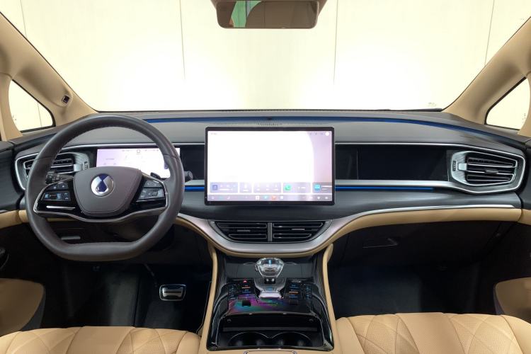 Used Denza D9 2025 DM-i Intelligent Drive 1020 Four-Wheel Drive Flagship Model Interior 11