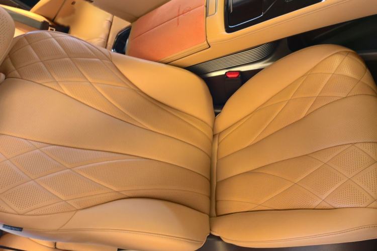 Used Denza D9 2025 DM-i Intelligent Drive 1020 Four-Wheel Drive Prestige Model Interior 14