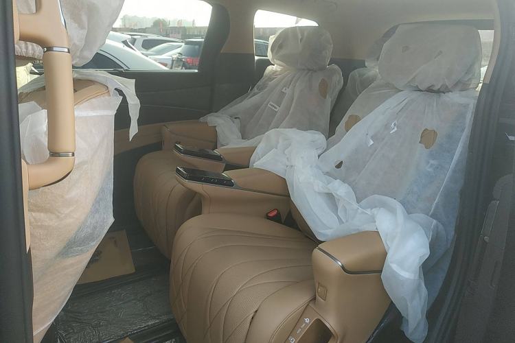 Used Denza D9 2025 Model DM-i Four-Wheel Drive Prestige Edition Interior 2