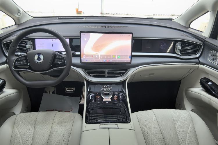 Used Denza D9 2025 EV Intelligent Driving Edition 600 Four-Wheel Drive Flagship Model Interior 3