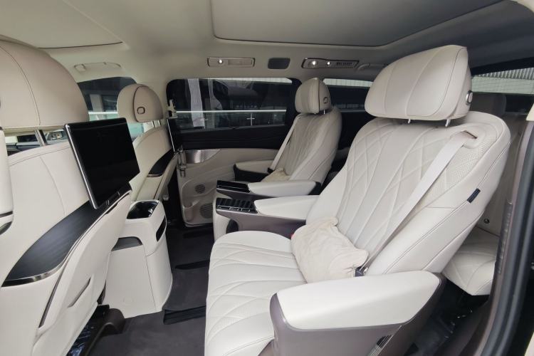 Used Denza D9 2025 DM-i Intelligent Drive 1020 Four-Wheel Drive Flagship Model Interior 3