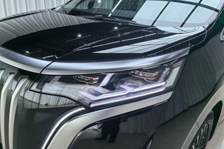 Used Denza D9 2025 EV Intelligent Driving Edition 600 Four-Wheel Drive Flagship Model Left Front Headlight