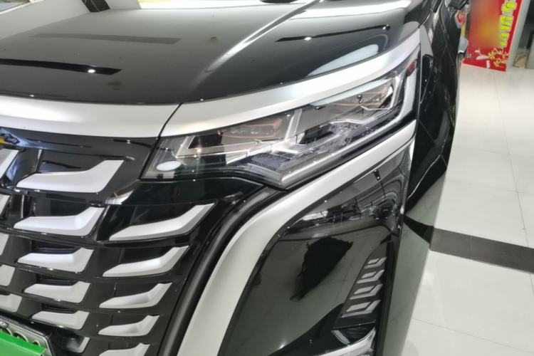 Used Denza D9 2025 DM-i Smart Drive 1020 Four-Wheel Drive Deluxe Model Left Front Headlight