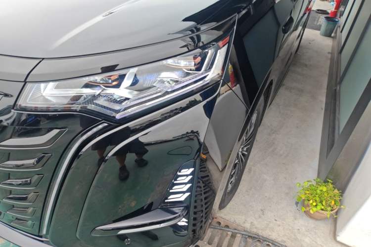 Used Denza D9 2025 DM-i Intelligent Drive 1020 Four-Wheel Drive Prestige Model Left Front Headlight