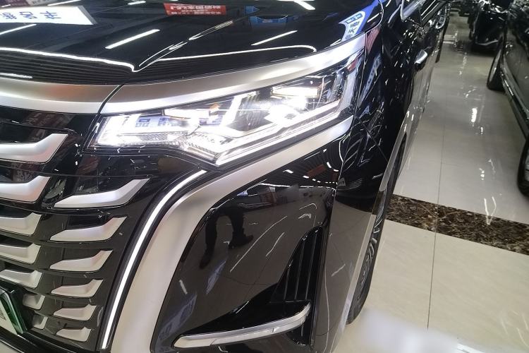 Used Denza D9 2025 DM-i Intelligent Drive 1020 Four-Wheel Drive Flagship Model Left Front Headlight