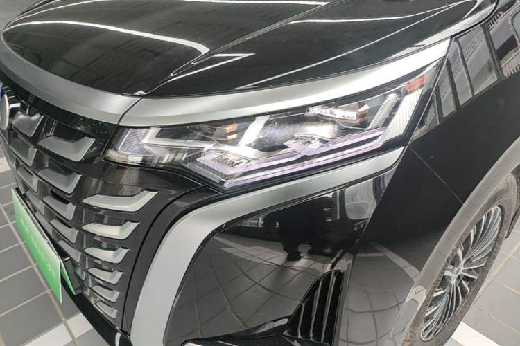 Used Denza D9 2025 DM-i Smart Drive 1020 Four-Wheel Drive Deluxe Model Left Front Headlight