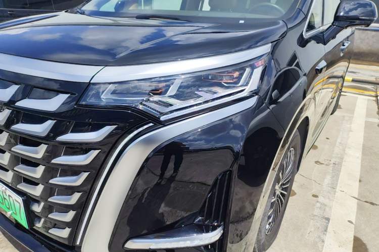 Used Denza D9 2025 DM-i Intelligent Drive 1020 Four-Wheel Drive Flagship Model Left Front Headlight