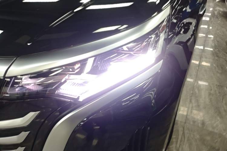 Used Denza D9 2025 DM-i Smart Drive 1100 Luxury Model Left Front Headlight