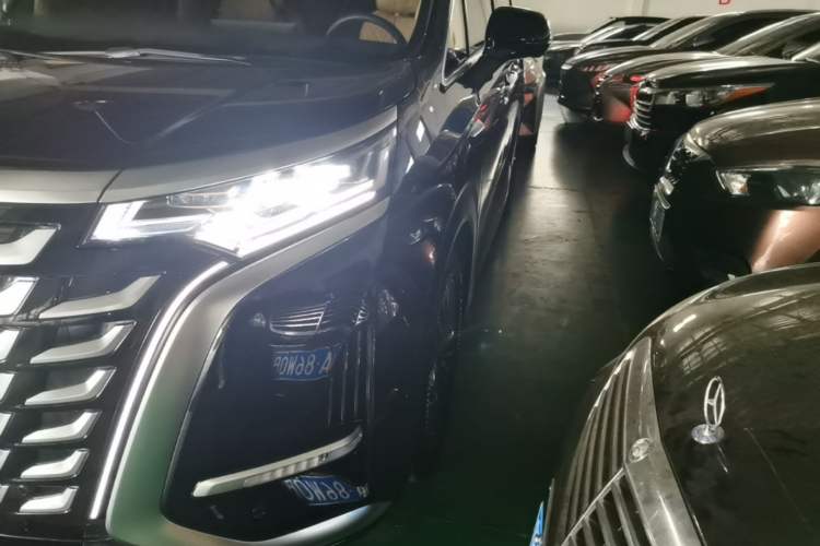 Used Denza D9 2025 DM-i Intelligent Drive 1020 Four-Wheel Drive Prestige Model Left Front Headlight