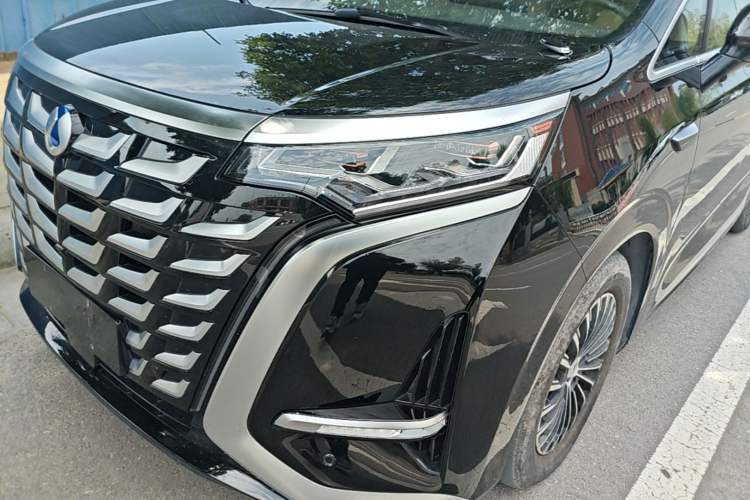 Used Denza D9 2025 DM-i Intelligent Drive 1020 Four-Wheel Drive Flagship Model Left Front Headlight