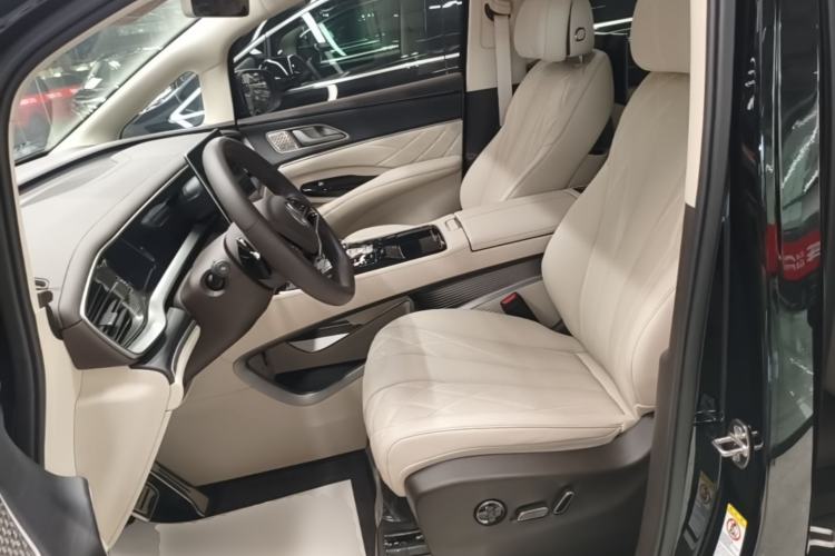Used Denza D9 2025 DM-i Intelligent Drive 1020 Four-Wheel Drive Flagship Model Left Front Seat