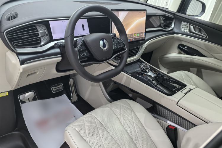 Used Denza D9 2025 EV Intelligent Driving Edition 600 Four-Wheel Drive Flagship Model Left Front Seat