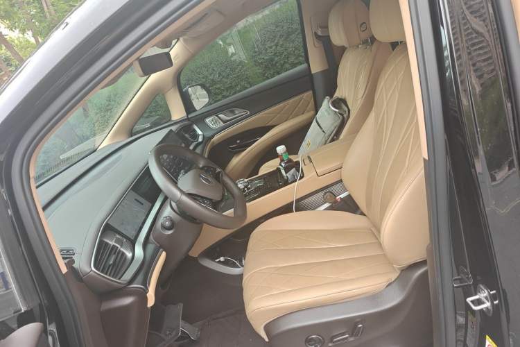 Used Denza D9 2025 DM-i Intelligent Drive 1020 Four-Wheel Drive Flagship Model Left Front Seat