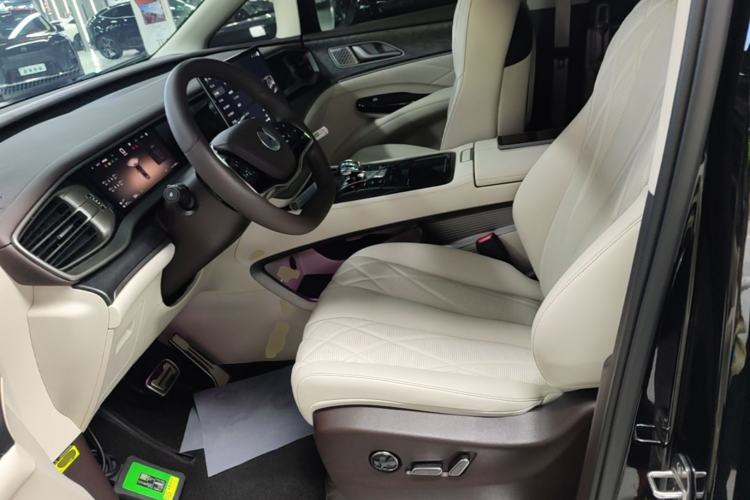 Used Denza D9 2025 Model DM-i Two-Wheel Drive Prestige Edition Left Front Seat