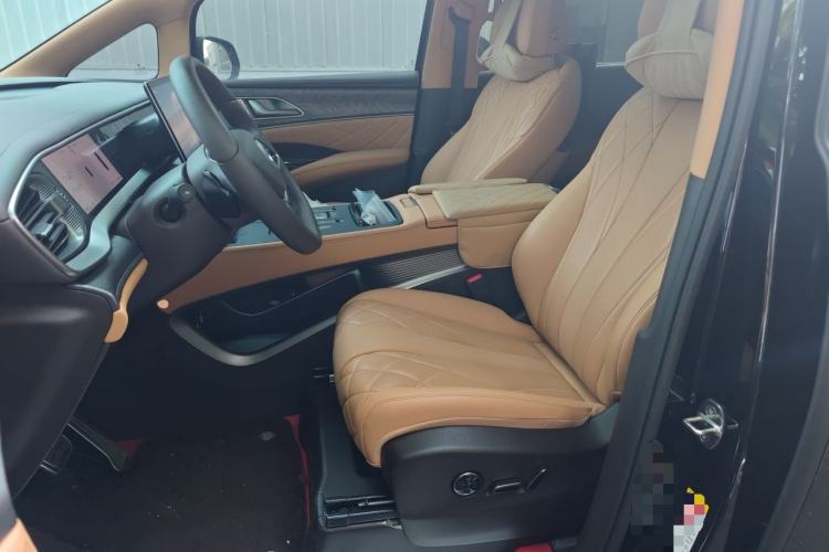 Used Denza D9 2025 DM-i Intelligent Drive 1020 Four-Wheel Drive Prestige Model Left Front Seat