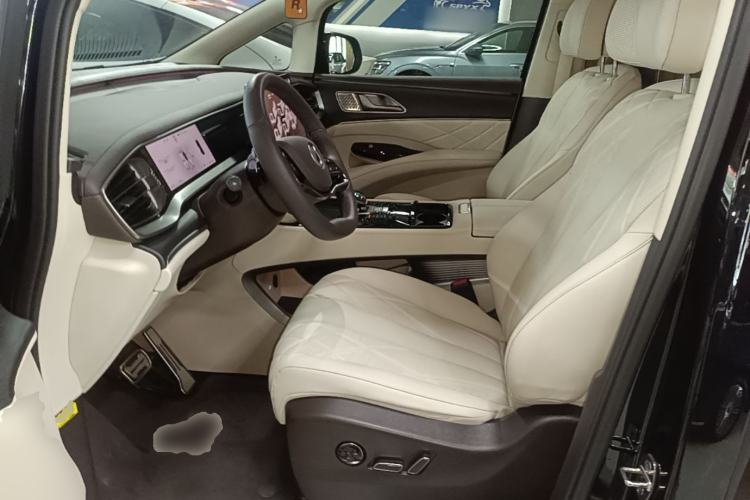 Used Denza D9 2025 DM-i Intelligent Drive 1020 Four-Wheel Drive Flagship Model Left Front Seat