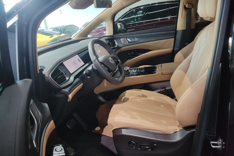 Used Denza D9 2025 DM-i Intelligent Drive 1020 Four-Wheel Drive Prestige Model Left Front Seat