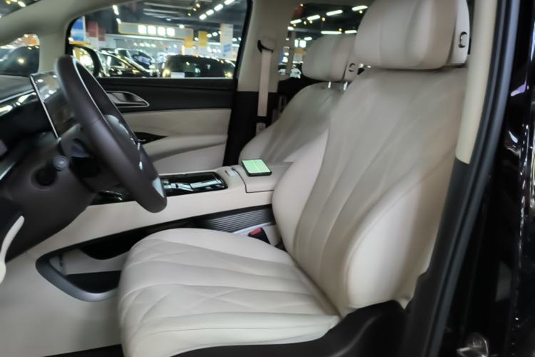 Used Denza D9 2025 DM-i Intelligent Drive 1020 Four-Wheel Drive Flagship Model Left Front Seat