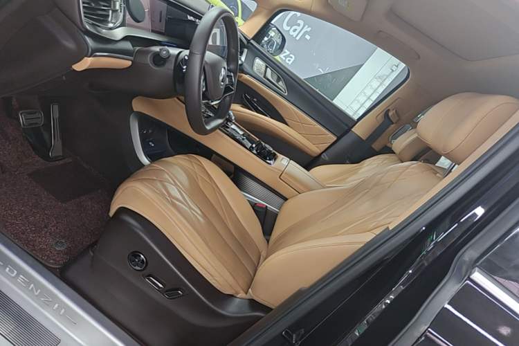 Used Denza D9 2025 DM-i Intelligent Drive 1020 Four-Wheel Drive Flagship Model Left Front Seat